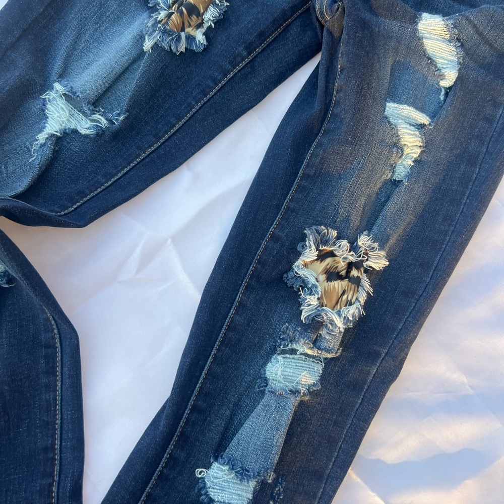 Kancan 7/27 jeans with leopard print excellent condition